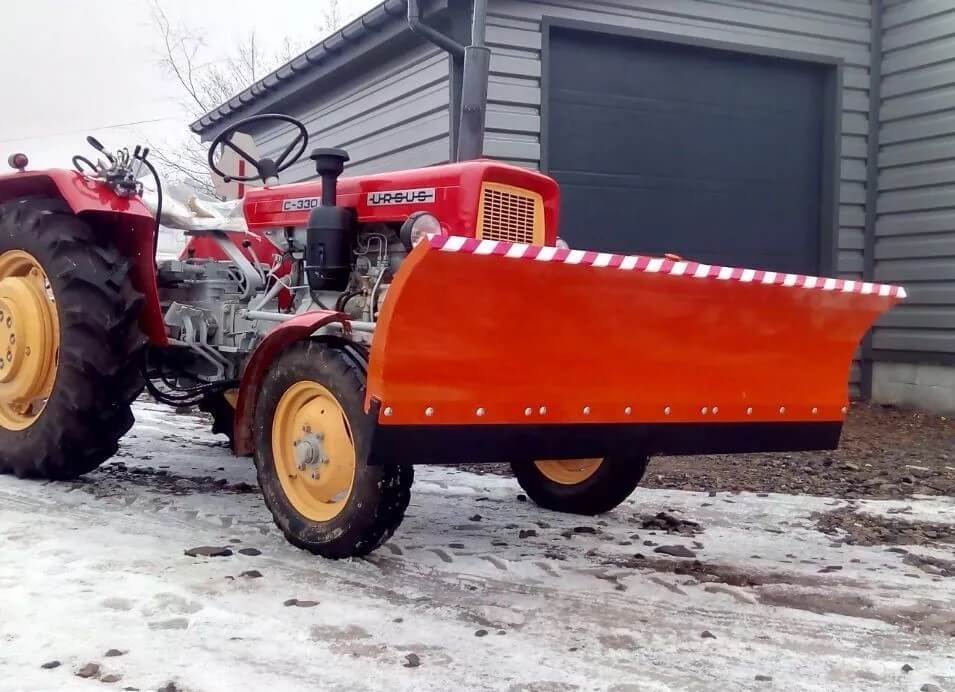 Czy warto kupić pług śnieżny?