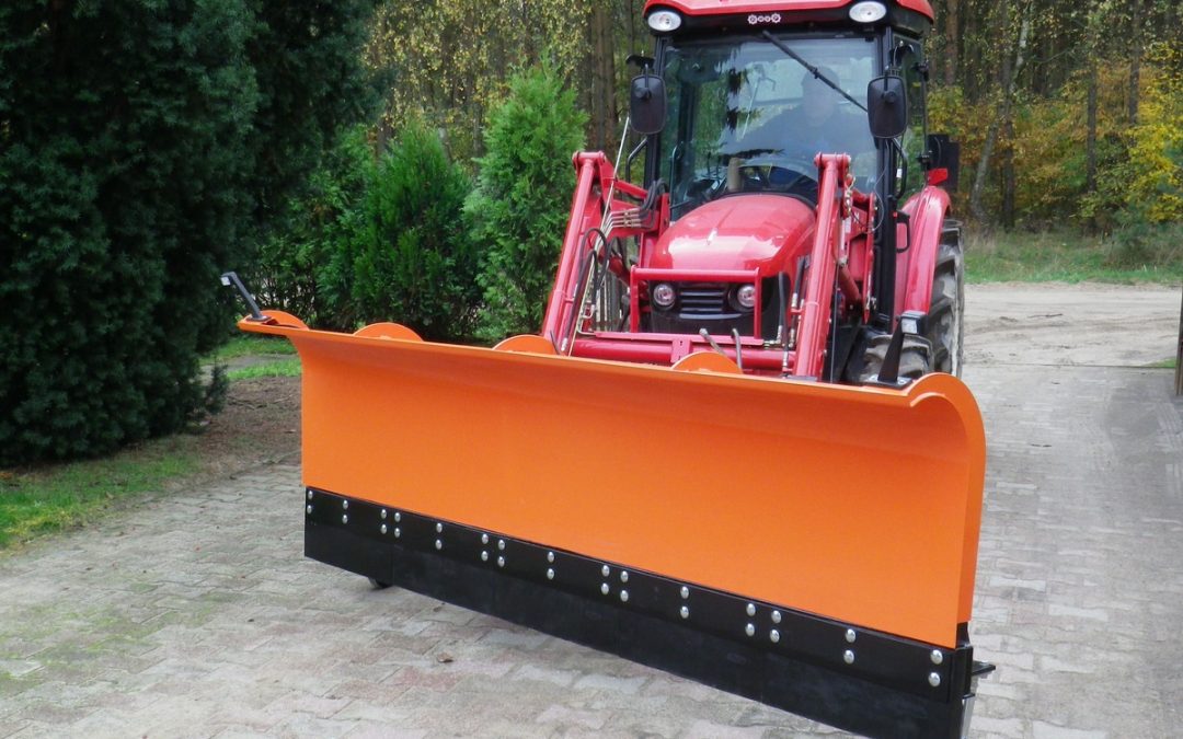 Jak wybrać pług do odśnieżania, który sprosta zimowym wyzwaniom?