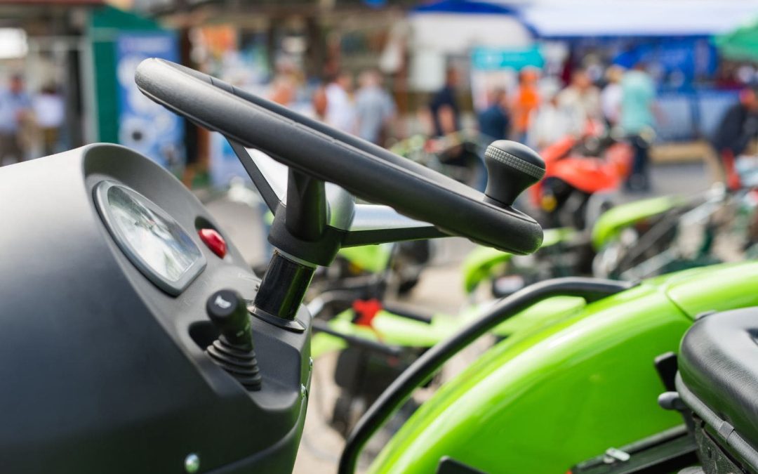 Wspomaganie do traktora. Jakie korzyści przynosi jego montaż?