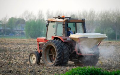 Jak wybrać najlepszy rozsiewacz wapna i nawozów?